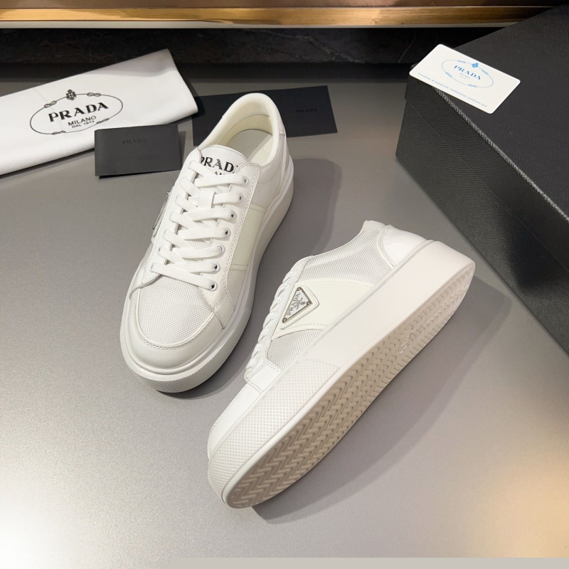 Pra*a casual shoes